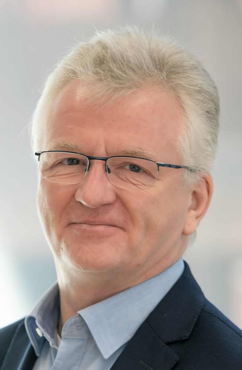 Dr. Arnd Steuernagel